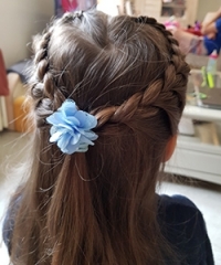 tresse fille et noeud