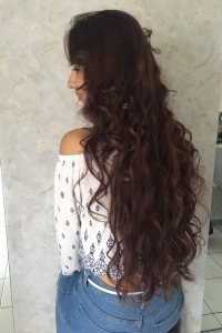 long cheveux bouclés