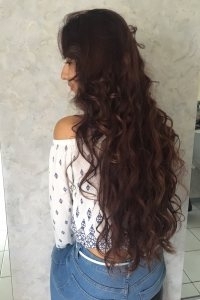long cheveux bouclés